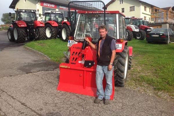 Maschinenubergabe Landtechnik Zechmeister Gmbh Co Kg Aus